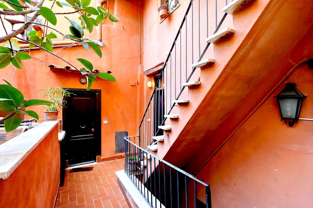 Delcinque 26 - Loft In Trastevere Рим Екстериор снимка